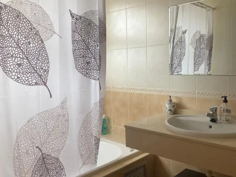 Badezimmer von Wohnung zur Miete in Dénia mit Klimaanlage, Terrasse und Schwimmbad