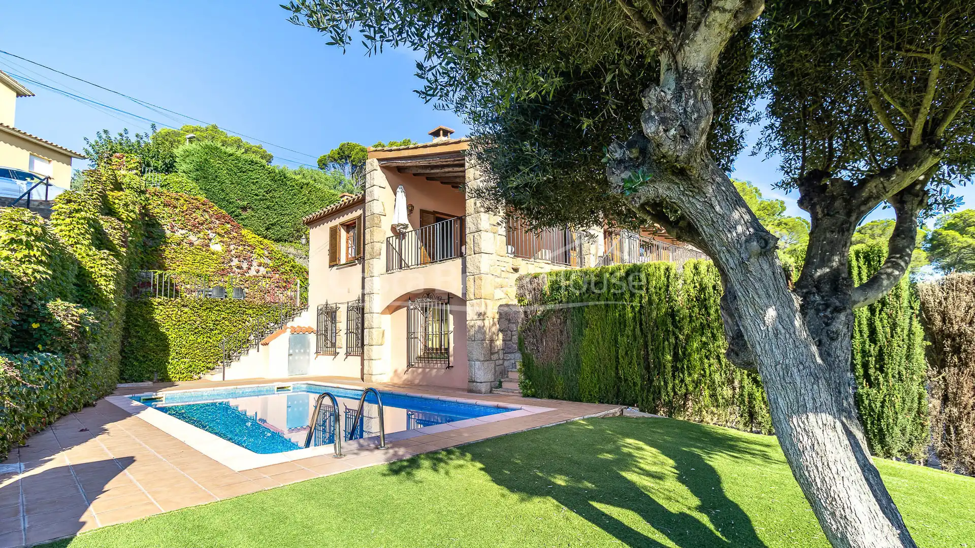 Vista exterior de Casa o xalet en venda en Palafrugell amb Calefacció, Jardí privat i Terrassa