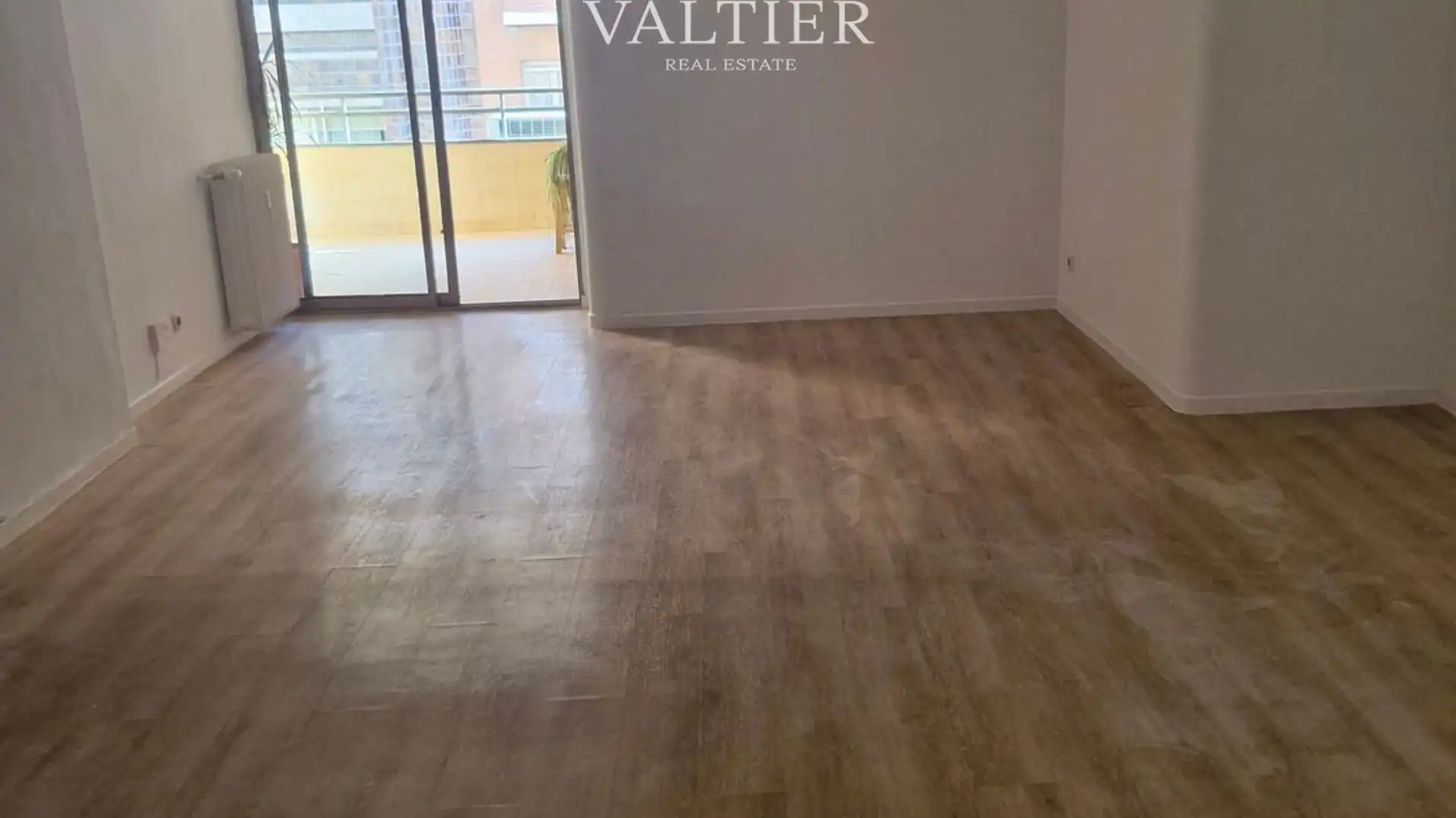 Habitación de Piso de alquiler en  Madrid Capital con Aire acondicionado, Terraza y Lavadora