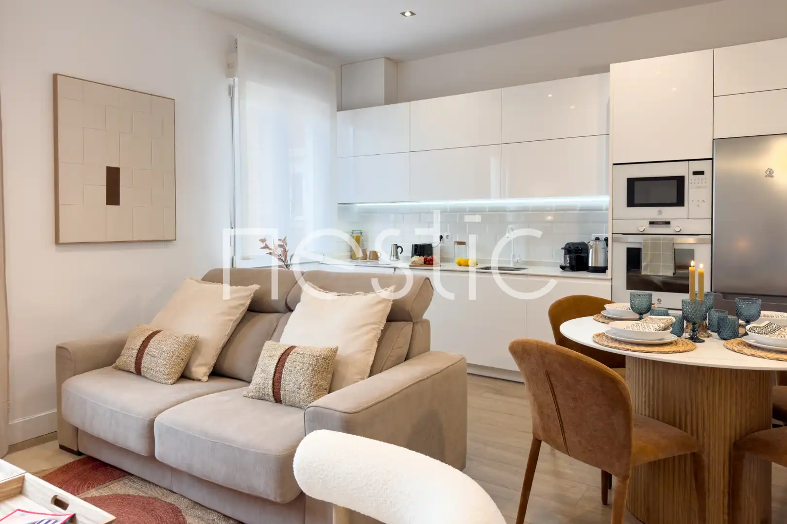 Sala de estar de Apartamento de alquiler en Madrid con Aire acondicionado, Calefacción y Amueblado