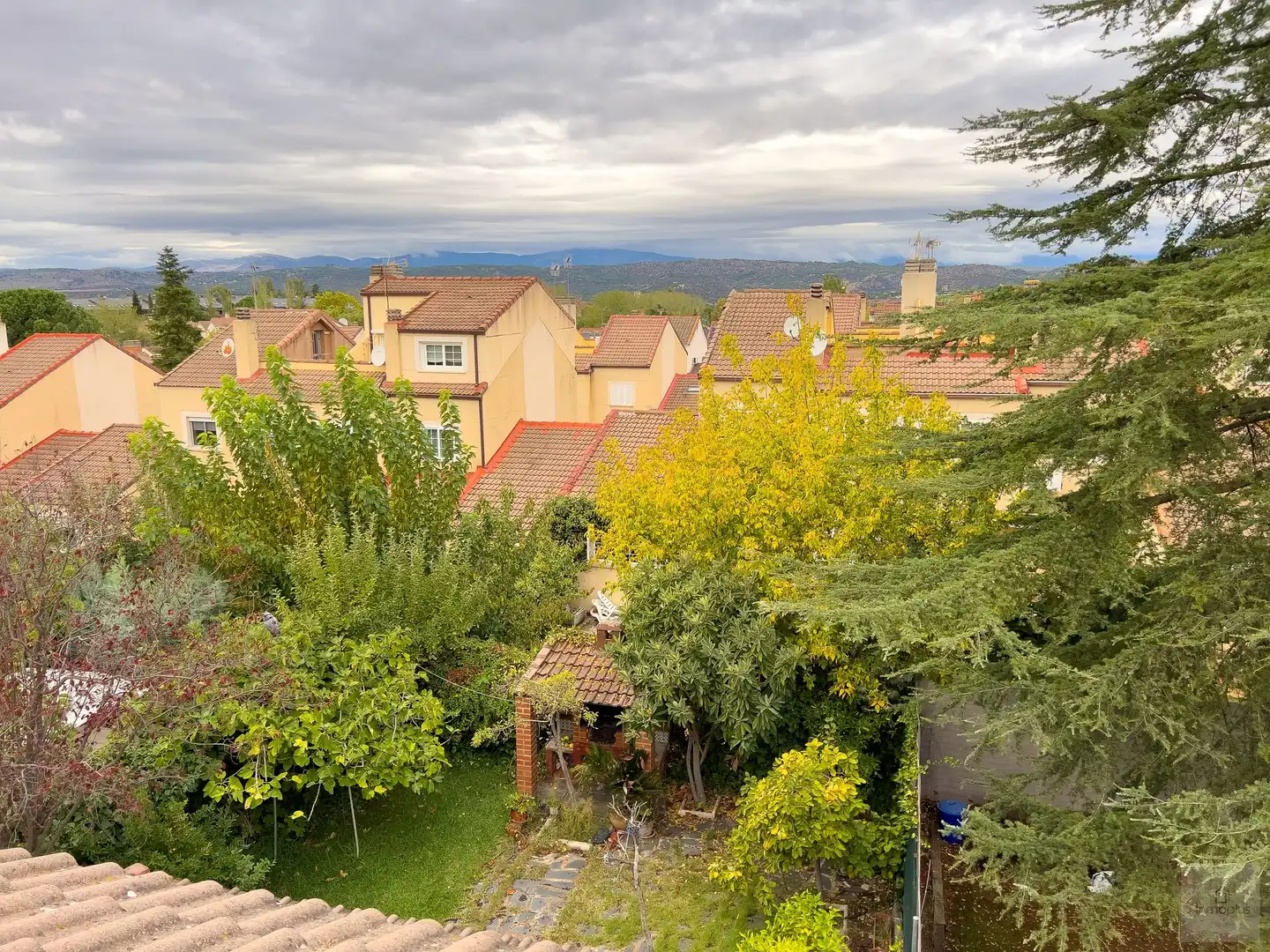 Außenansicht von Haus oder Chalet zum Verkauf in Las Rozas de Madrid mit Schwimmbad