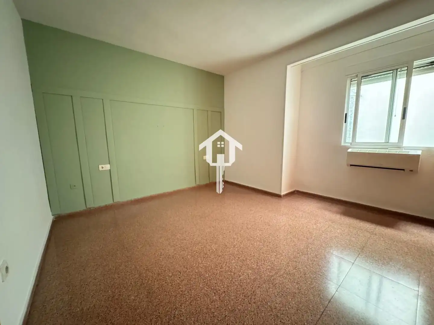Casa adosada en venta en Alicante / Alacant con Terraza, Trastero y Amueblado
