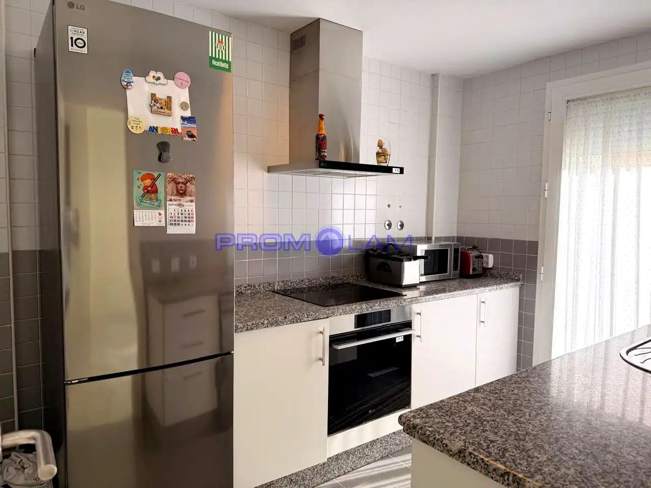 Cuina de Casa o xalet en venda en Coria del Río amb Aire condicionat, Terrassa i Piscina