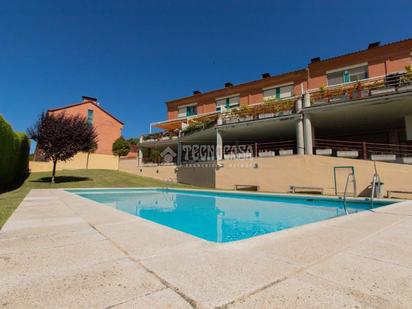 Piscina de Casa adosada en venda en Valladolid Capital amb Calefacció, Parquet i Piscina comunitària