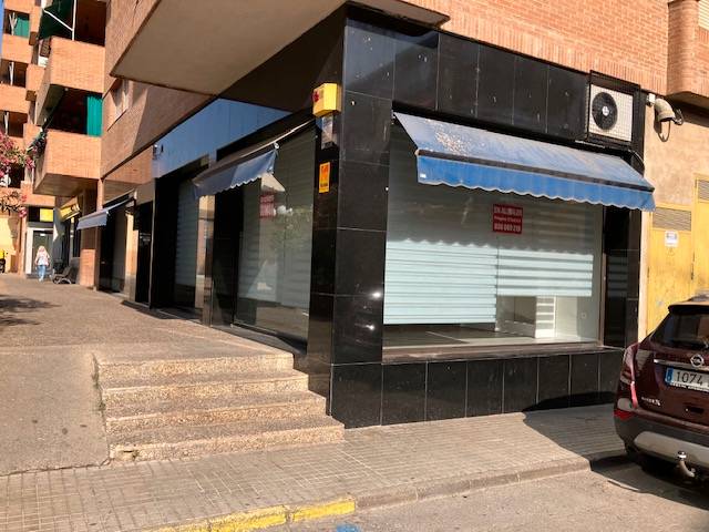 Local comercial en Alquiler en Calle de Caracas en Fraga
