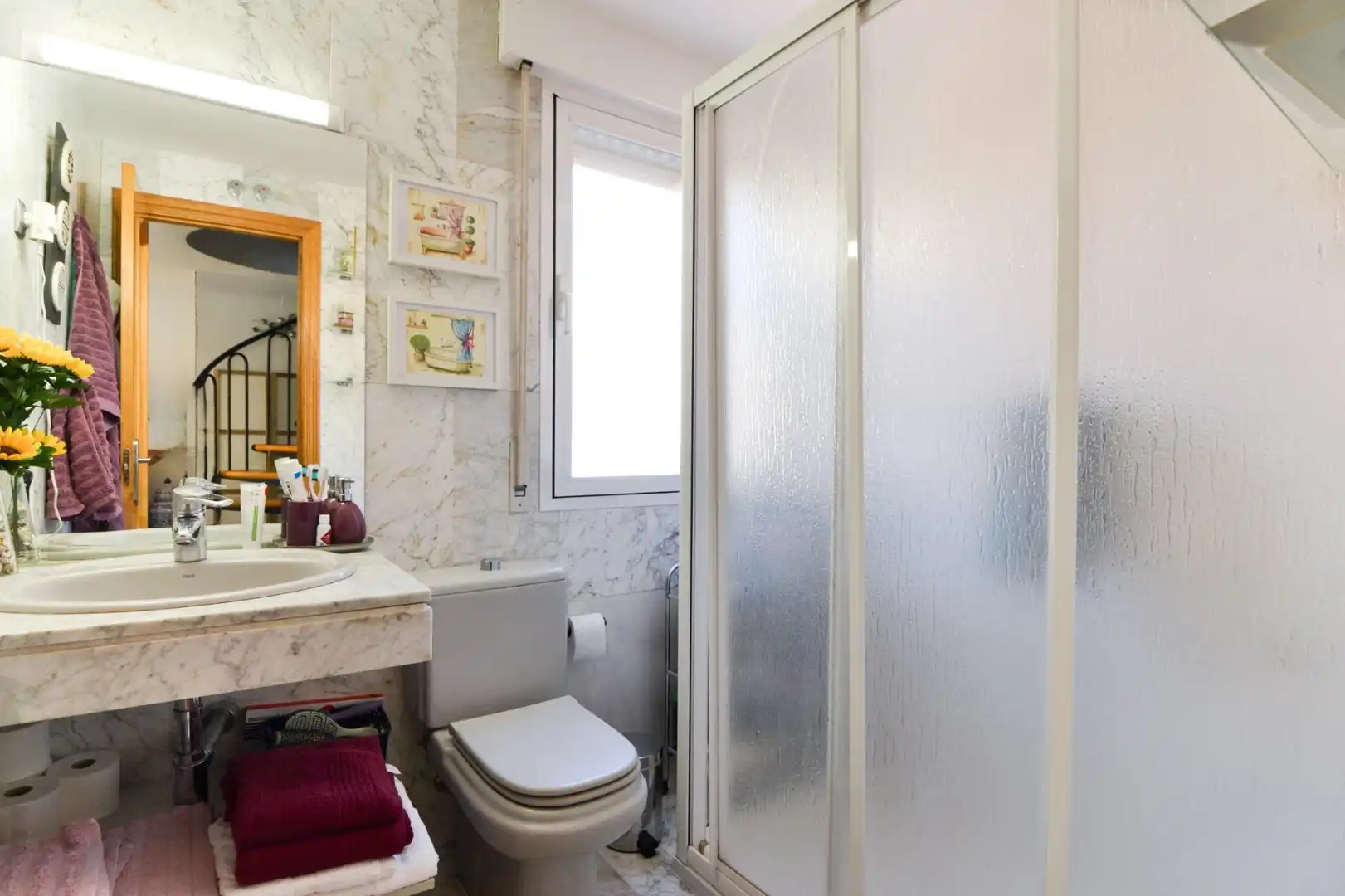 Bathroom of Duplexes for sale in Villanueva del Pardillo  with Air Conditioner, Heating and Parquet flooring