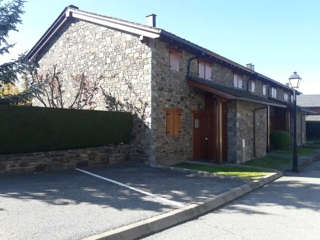 Terraced house with pool to rent in Avinguda del Segre 21, imagen 28