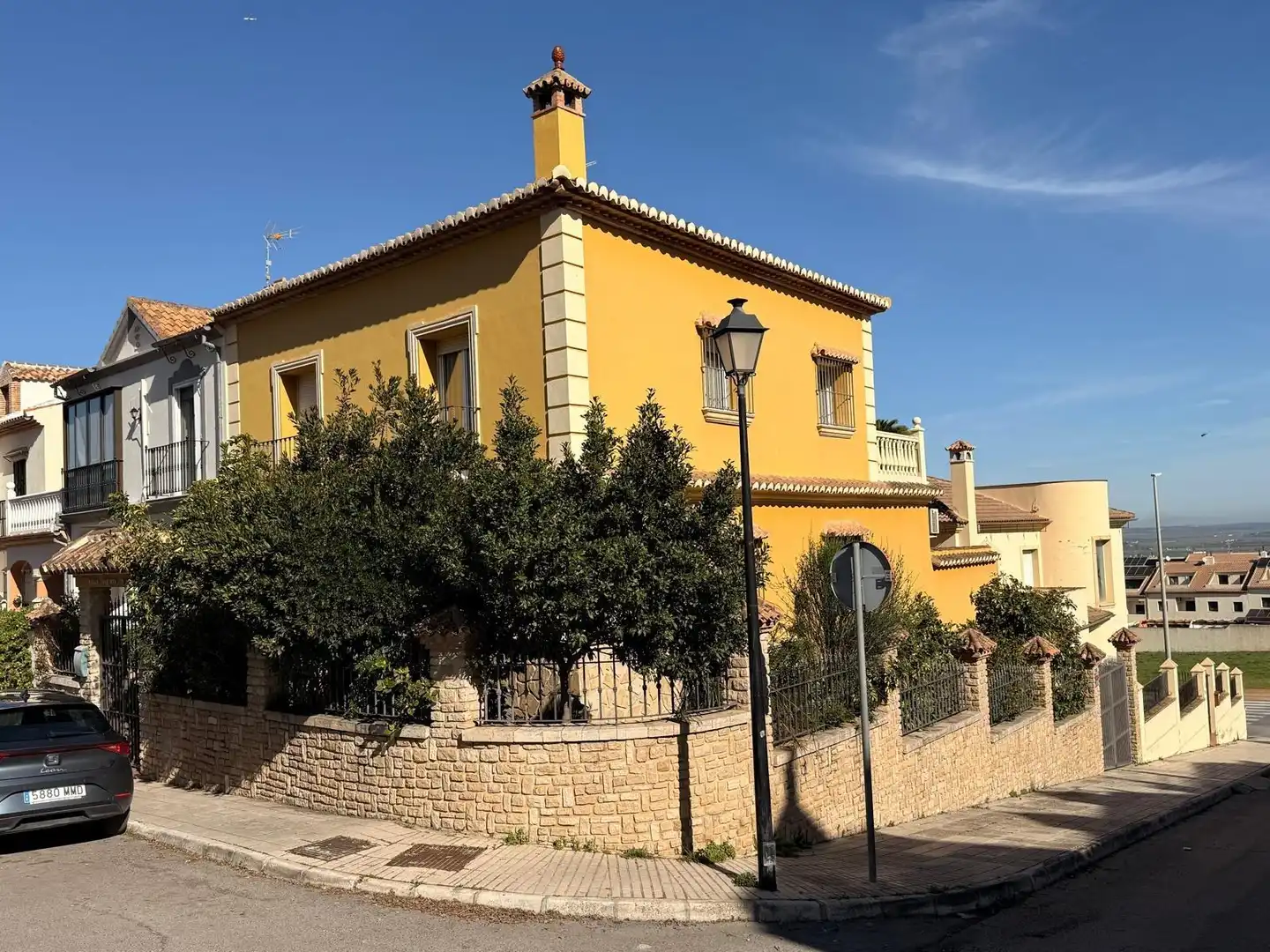 Vista exterior de Casa o xalet en venda en Antequera amb Aire condicionat, Jardí privat i Terrassa