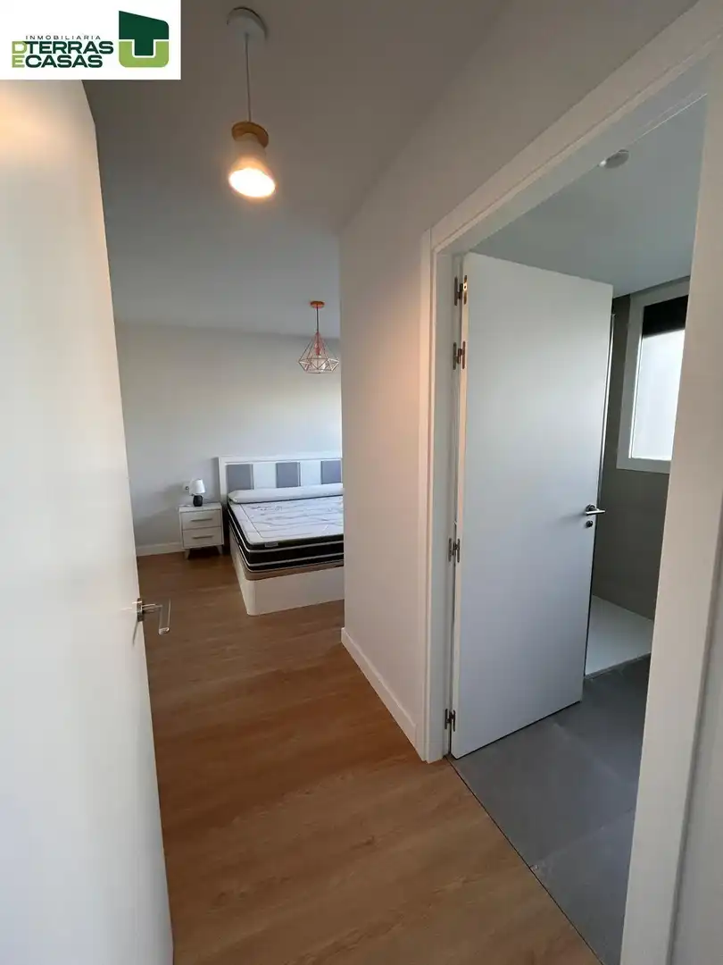 Habitación de Piso de alquiler en Pontevedra Capital  con Calefacción, Terraza y Trastero