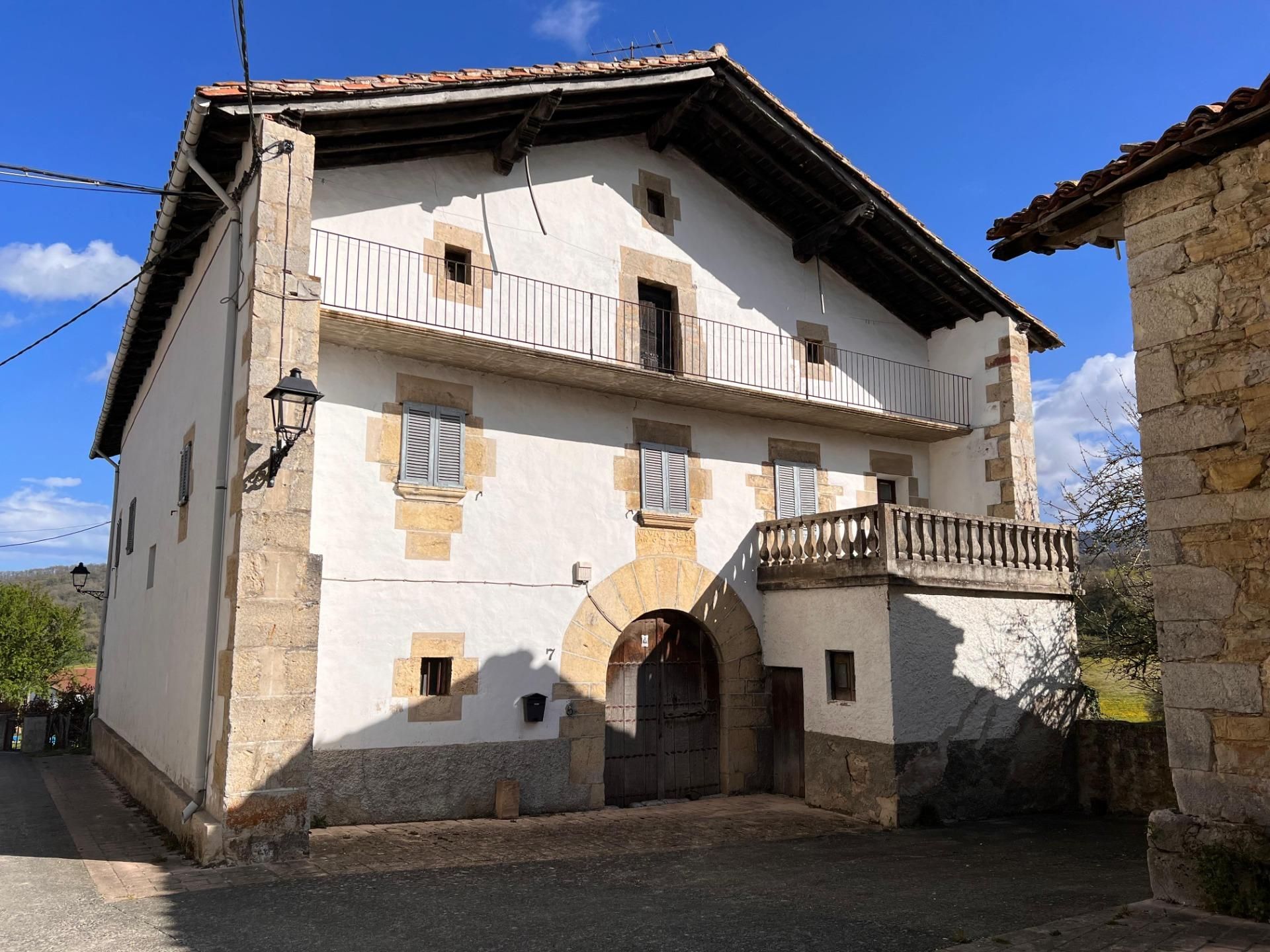 Vista exterior de Casa o xalet en venda en Anue amb Jardí privat i Traster
