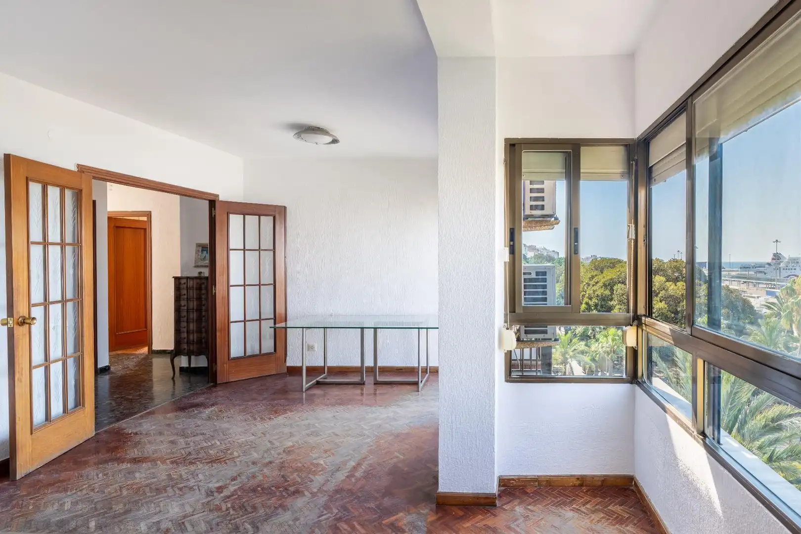 Wohnung zum Verkauf in Almería mit Klimaanlage, Heizung und Balkon