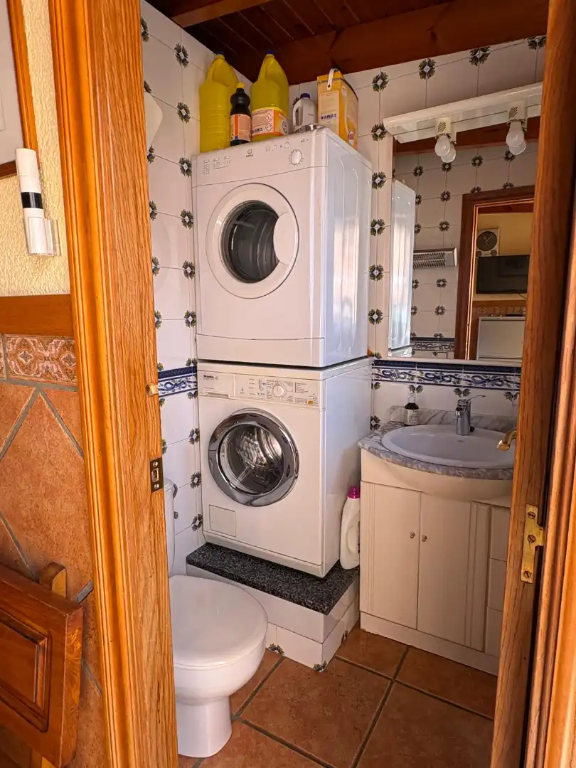 Baño de Casa adosada en venta en Barcelona con Aire acondicionado, Calefacción y Jardín privado