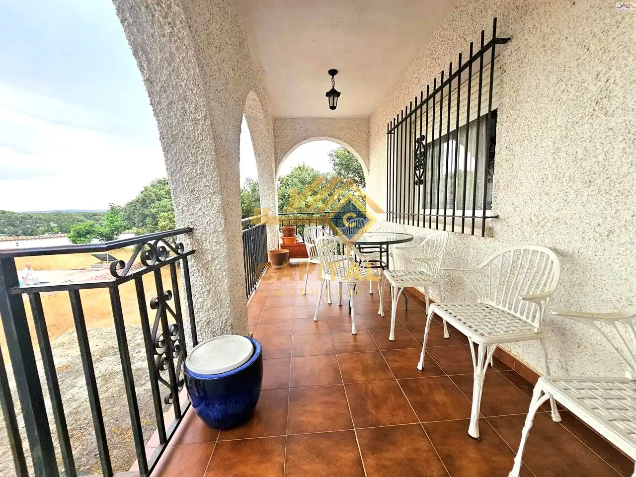 Terrassa de Casa o xalet en venda en Villa del Prado amb Traster i Piscina