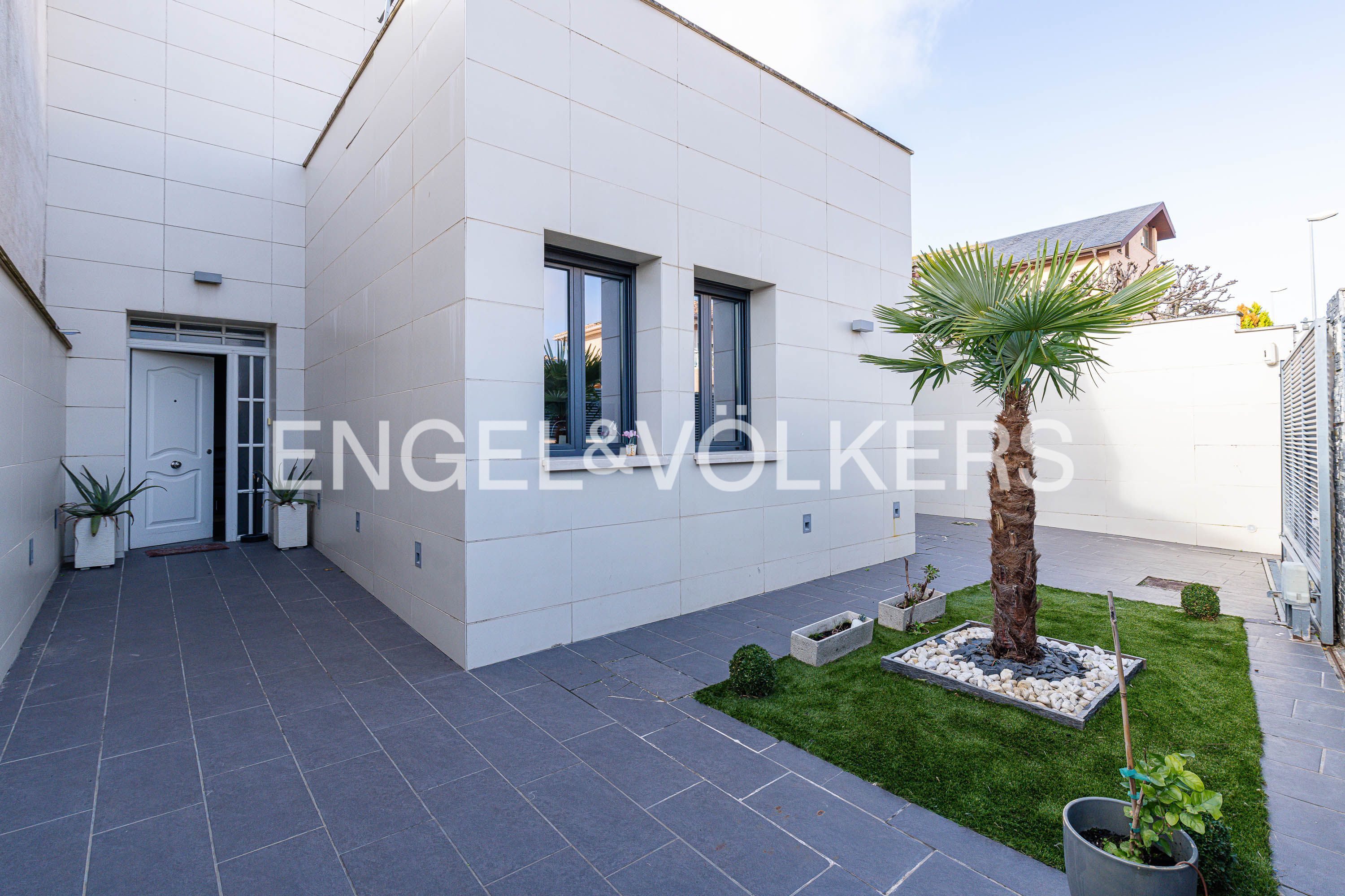 Vista exterior de Casa adosada en venda en Valdemoro amb Aire condicionat, Calefacció i Jardí privat