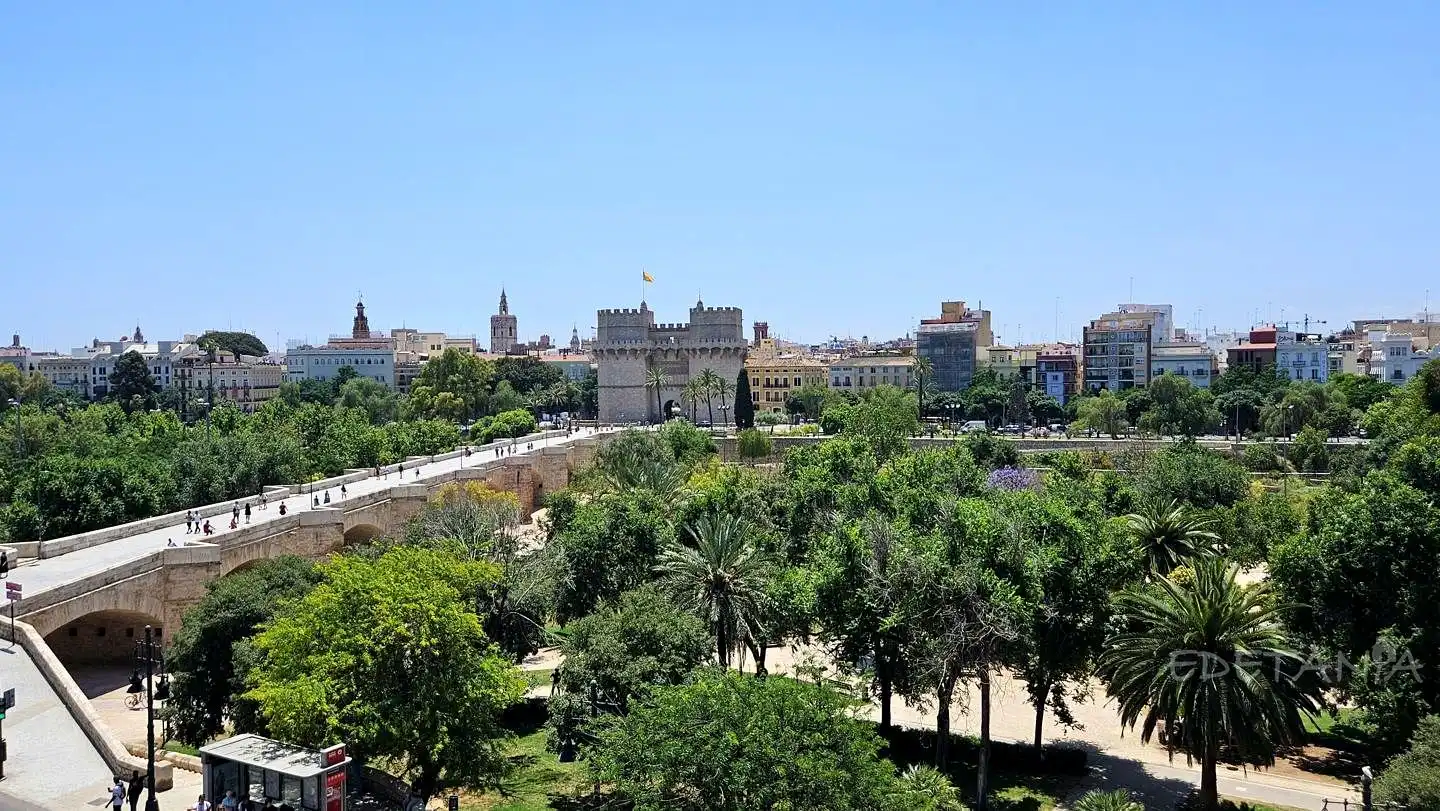 Vista exterior de Piso en venta en Valencia con Aire acondicionado y Balcón