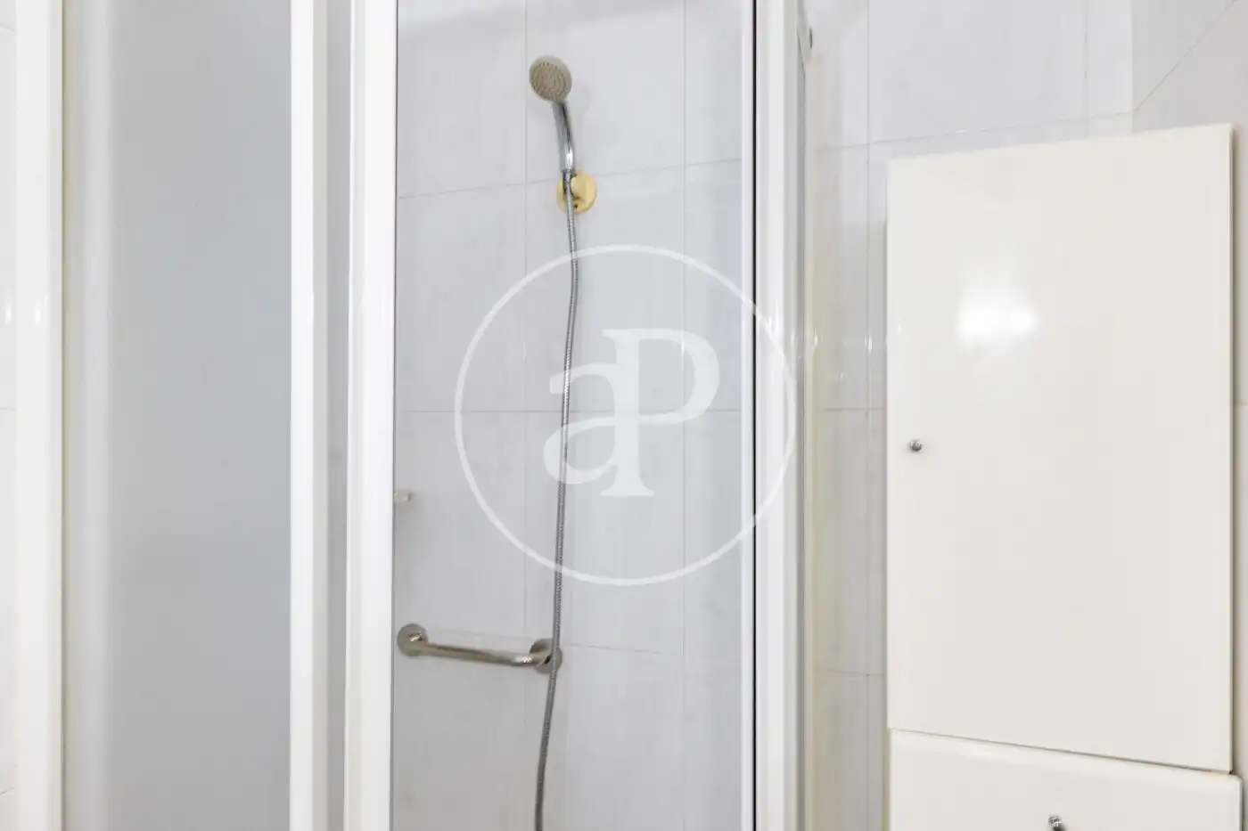 Bathroom of Flat for sale in Barcelona  with Air Conditioner, Heating and Balcony