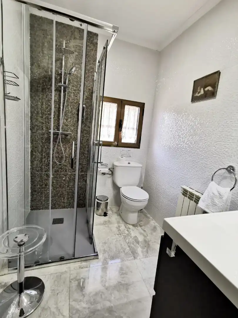 Baño de Casa o chalet en venta en Acebo con Aire acondicionado, Calefacción y Jardín privado