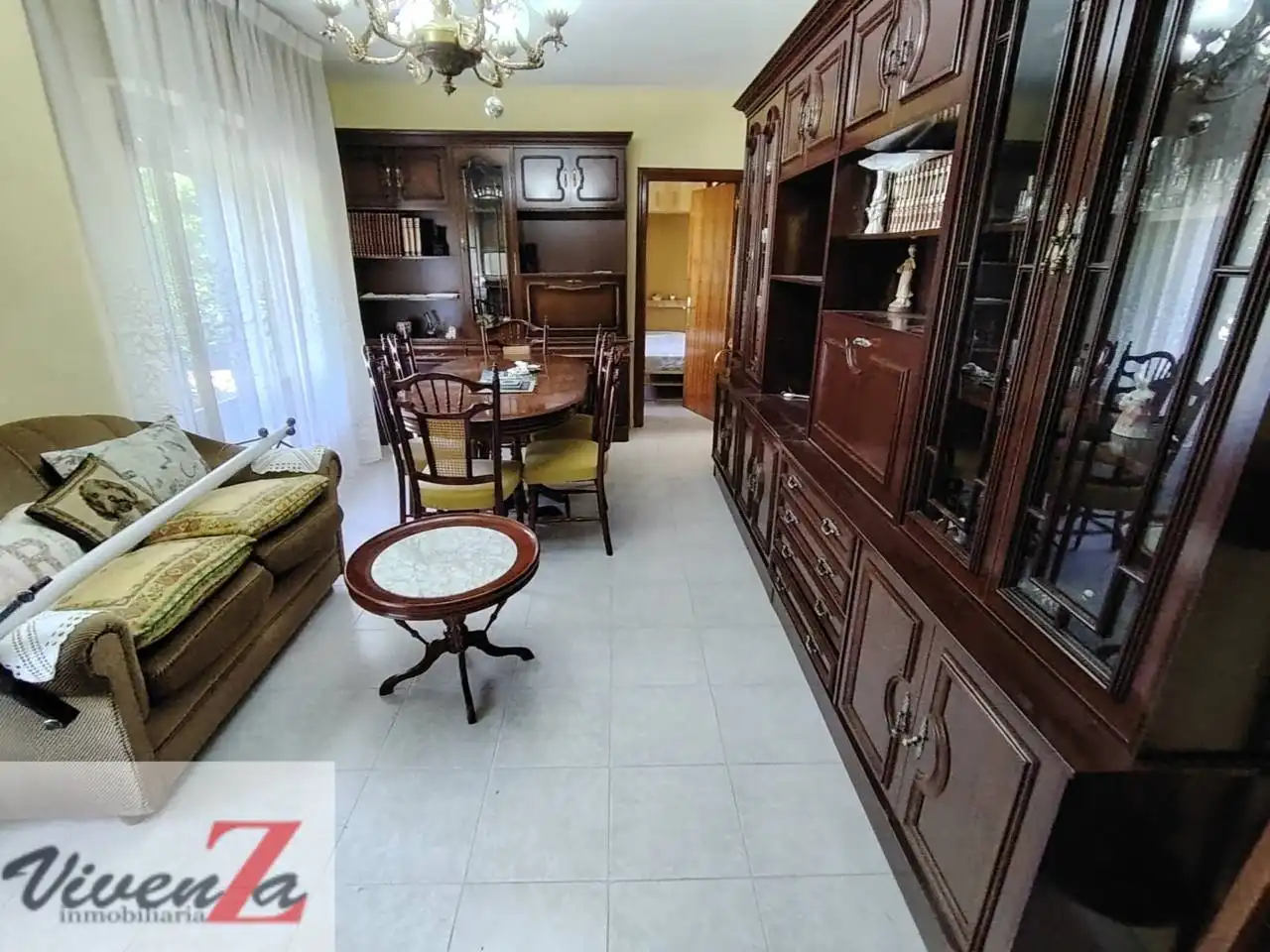 Sala d'estar de Pis en venda en Zamora Capital  amb Parquet i Balcó