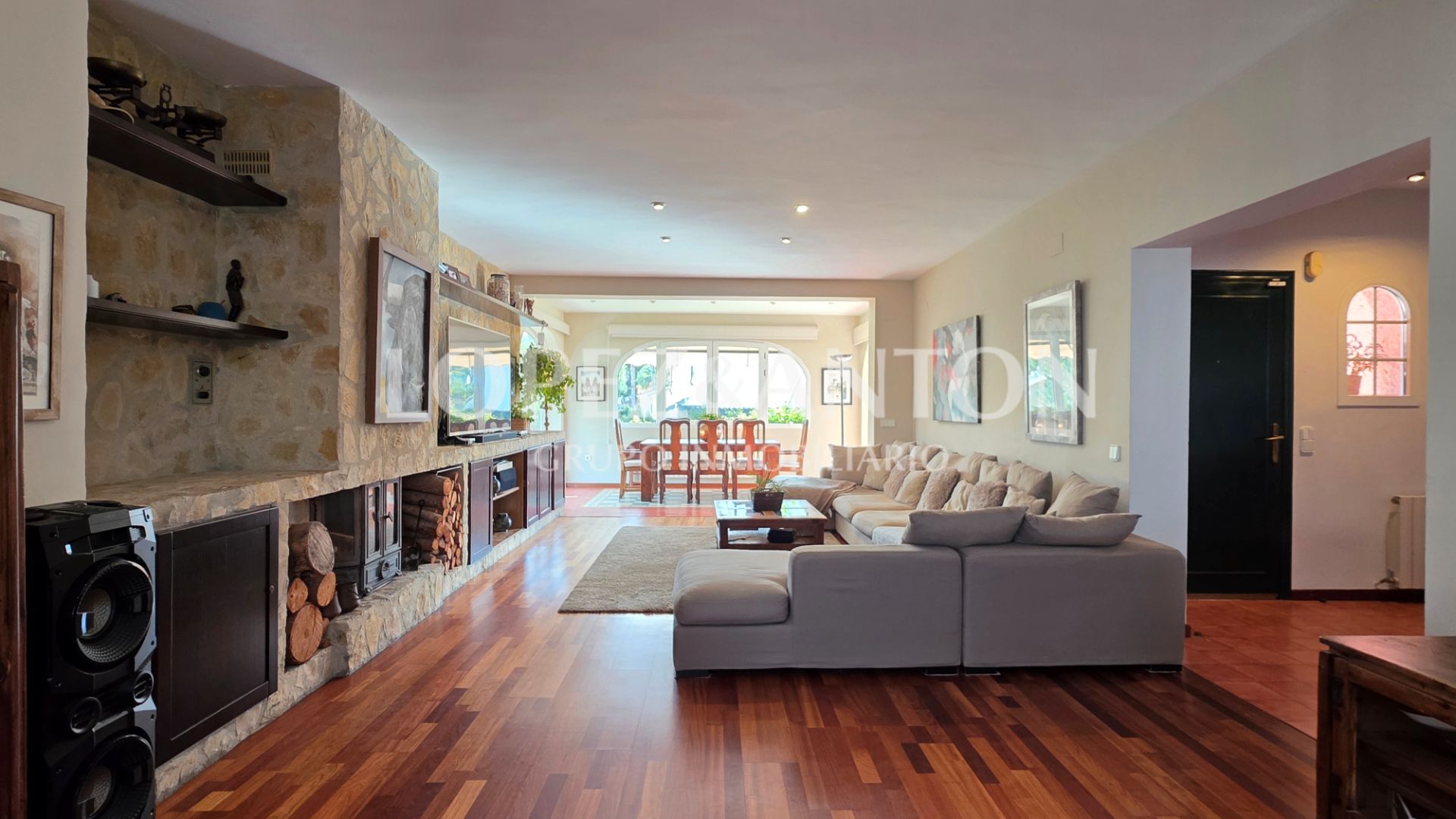 Living room of Houses for sale in L'Eliana  with Heating, Private garden and Parquet flooring