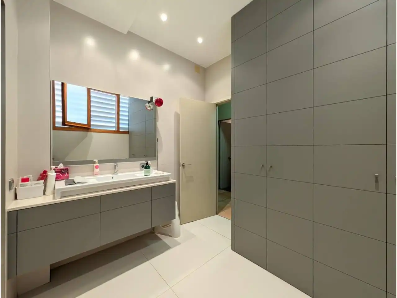 Bathroom of Houses for sale in Banyoles  with Air Conditioner, Heating and Private garden