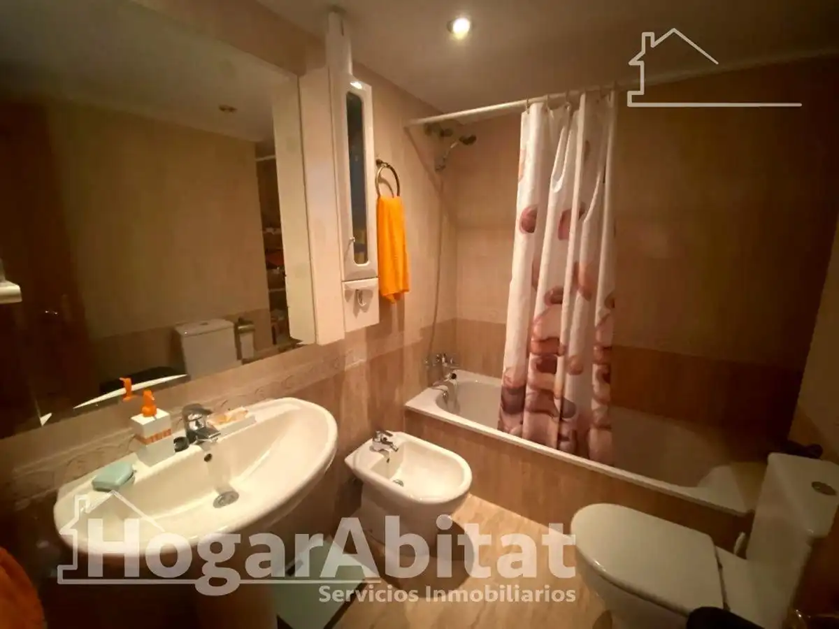Badezimmer von Wohnung zum Verkauf in Valencia mit Klimaanlage, Heizung und Terrasse