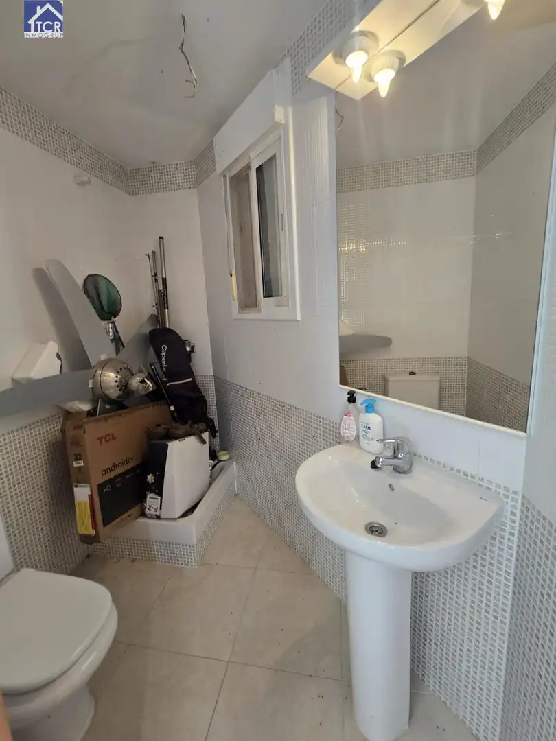 Badezimmer von Wohnung zum Verkauf in Camarles mit Klimaanlage, Balkon und Gemeinschaftspool