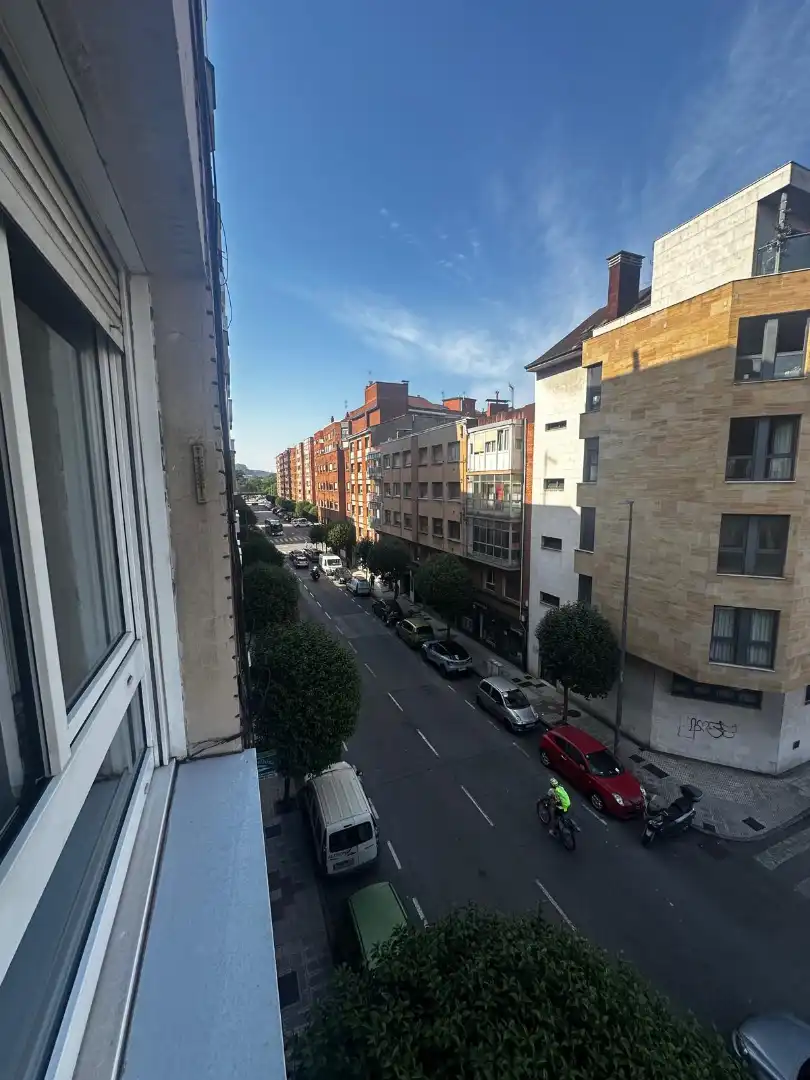Außenansicht von Wohnung zum Verkauf in Gijón  mit Heizung, Möbliert und Alarm