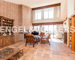 Sala d'estar de Casa o xalet en venda en San Lorenzo de El Escorial amb Aire condicionat i Calefacció
