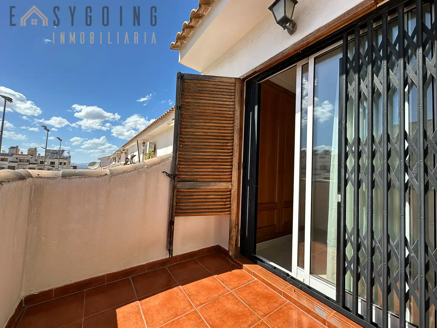 Terrasse von Einfamilien-Reihenhaus zum Verkauf in Santa Pola mit Klimaanlage, Terrasse und Gemeinschaftspool