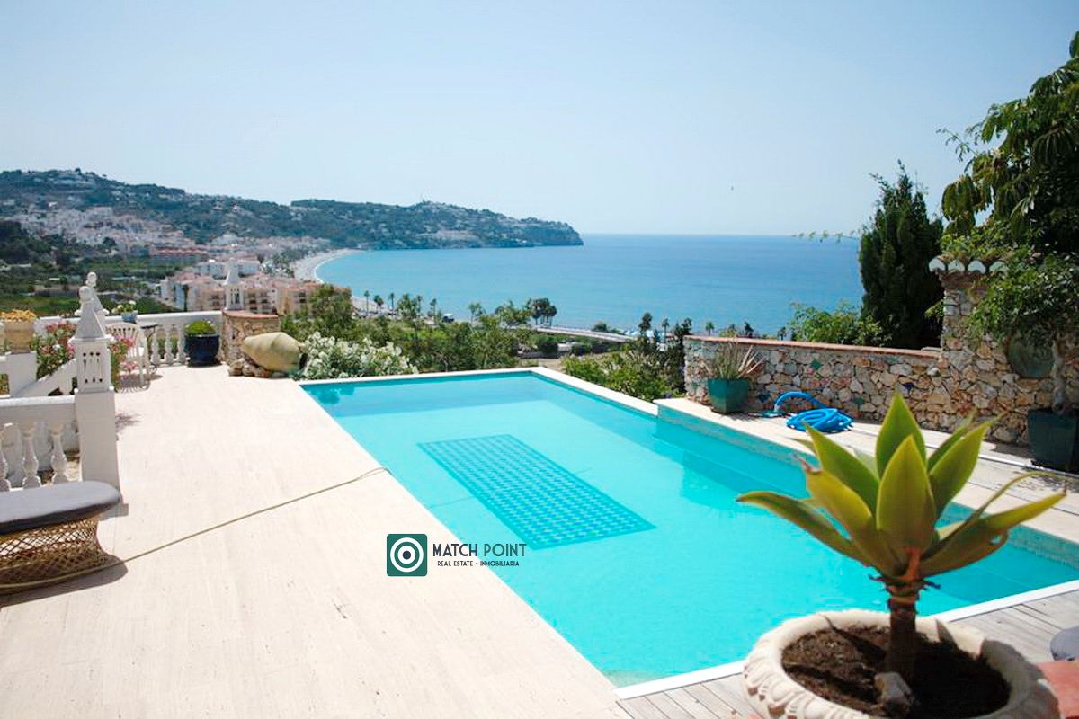 Piscina de Casa o xalet en venda en Almuñécar amb Moblat