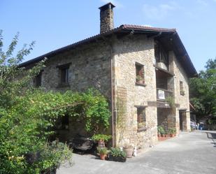 Vista exterior de Finca rústica en venda en Abadiño  amb Jardí privat, Terrassa i Moblat