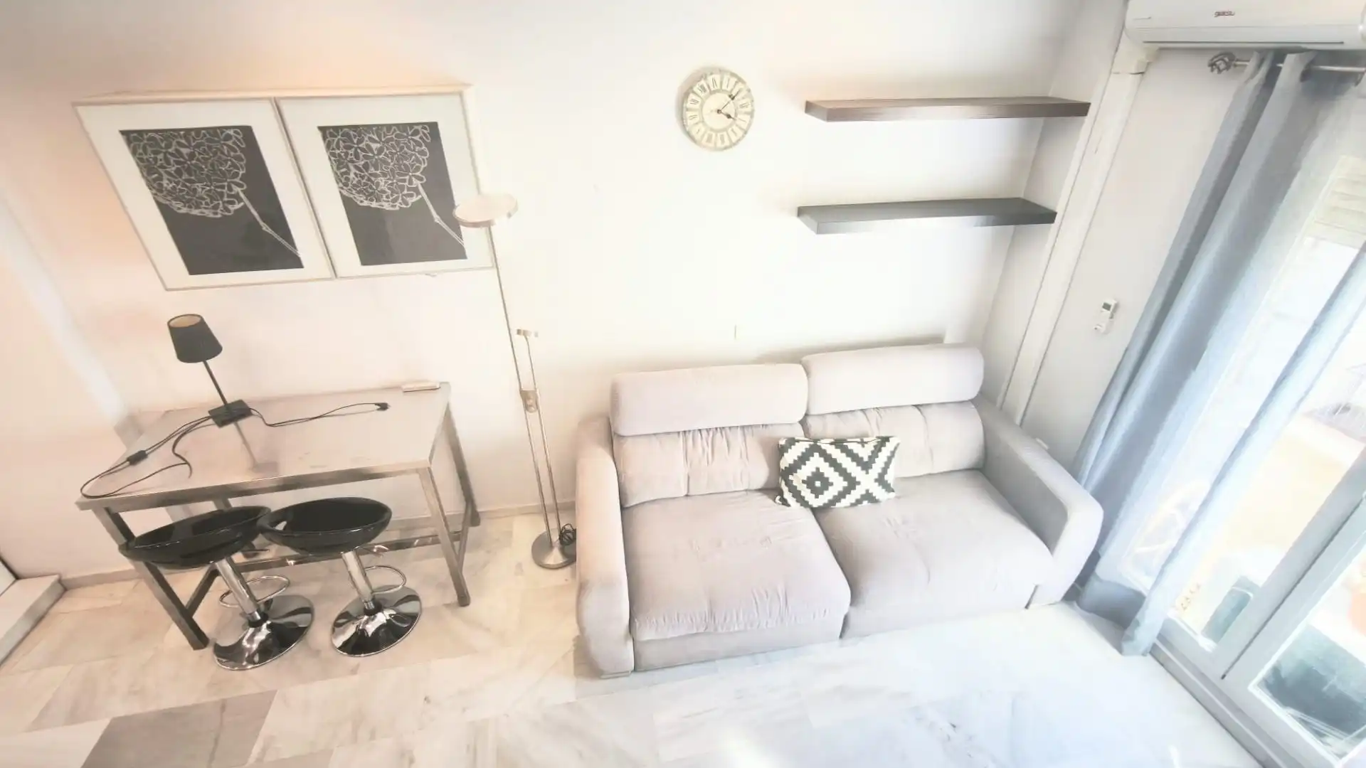 Sala de estar de Ático en venta en Málaga con Aire acondicionado, Terraza y Trastero