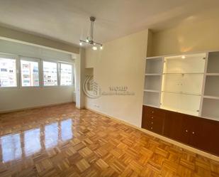 Living room of Flat to rent in  Madrid Capital  with Air Conditioner, Heating and Terrace