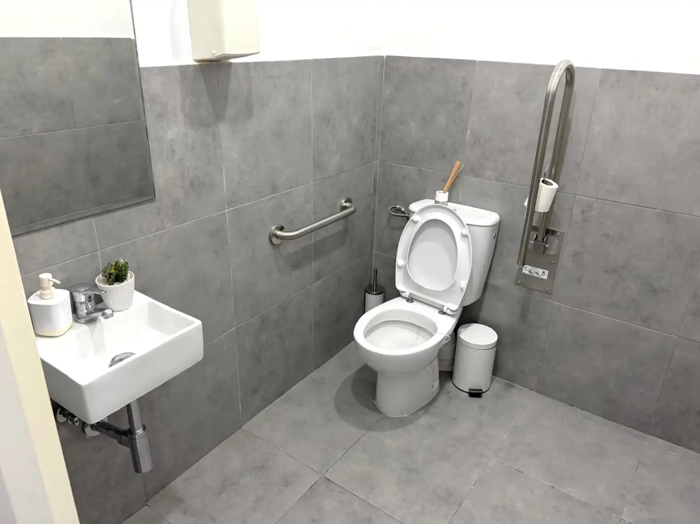 Baño de Local en venta en Sants - Montjuïc