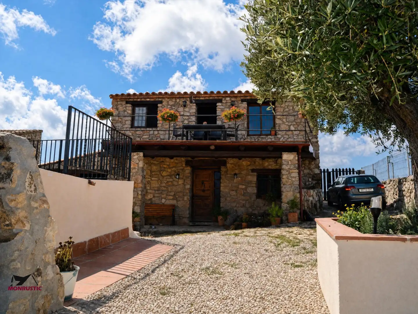 Exterior view of Houses for sale in Montblanc  with Air Conditioner, Private garden and Terrace