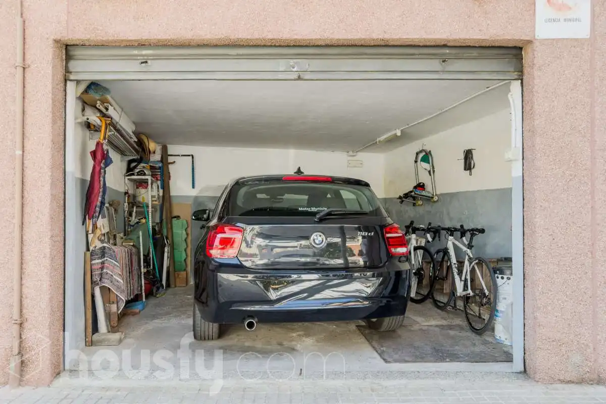 Parking of Houses for sale in Santa Coloma de Gramenet  with Air Conditioner, Heating and Private garden