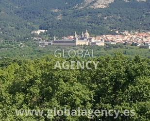 Country house zum verkauf in El Escorial mit Terrasse, Schwimmbad und Balkon