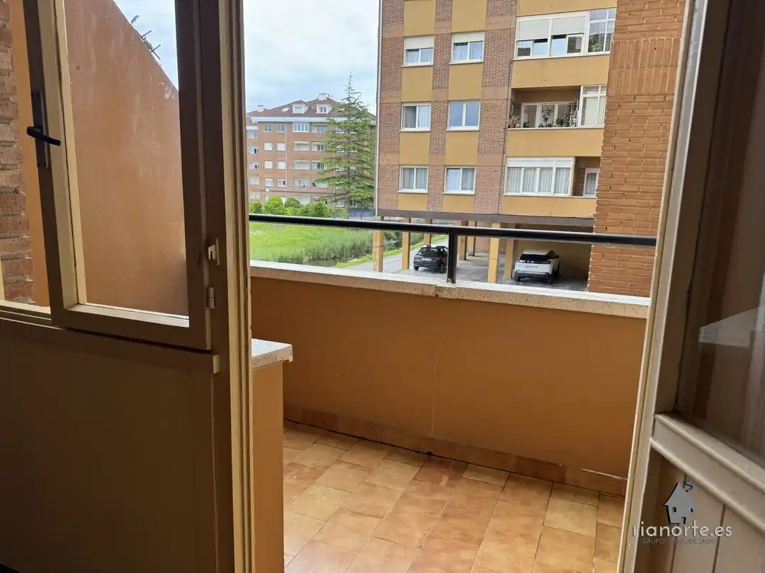 Terraza de Piso en venta en Ribadesella con Calefacción