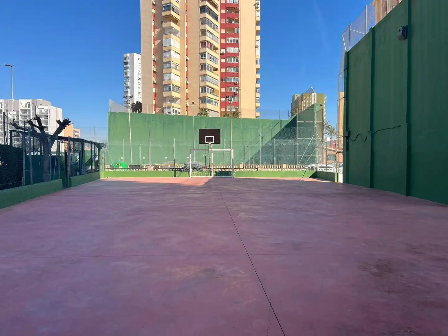 Vista exterior de Casa o chalet en venta en La Pobla de Farnals con Terraza, Amueblado y Piscina comunitaria
