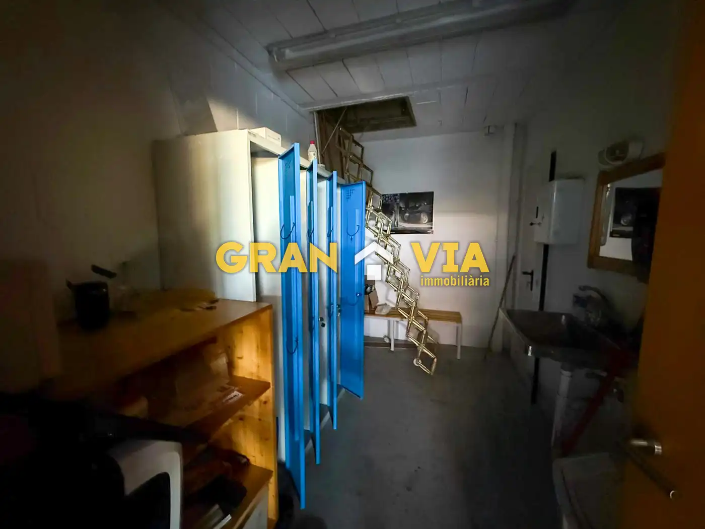 Nau industrial de lloguer en Figueres