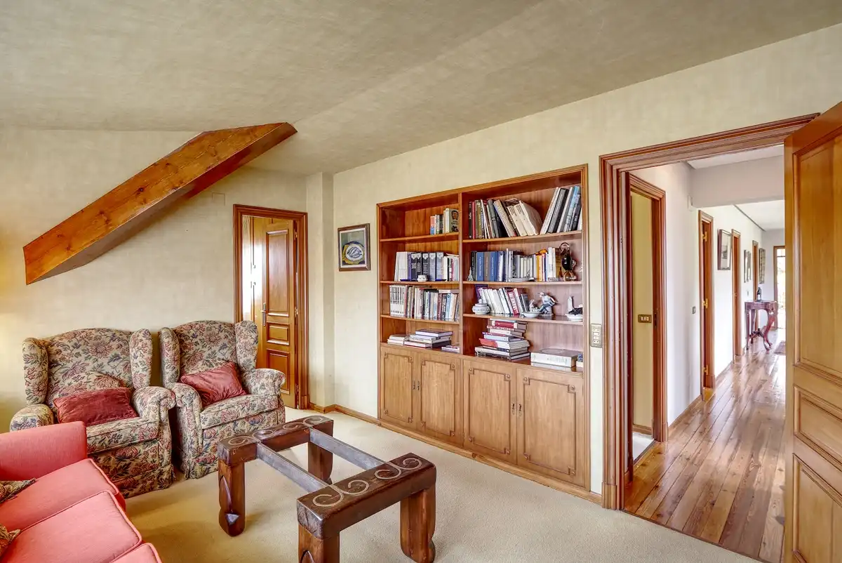Sala d'estar de Casa o xalet en venda en Sada (A Coruña) amb Calefacció, Jardí privat i Parquet