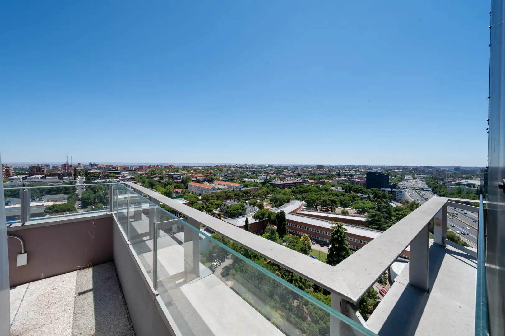 Terrassa de Apartament de lloguer en Madrid amb Aire condicionat, Calefacció i Traster