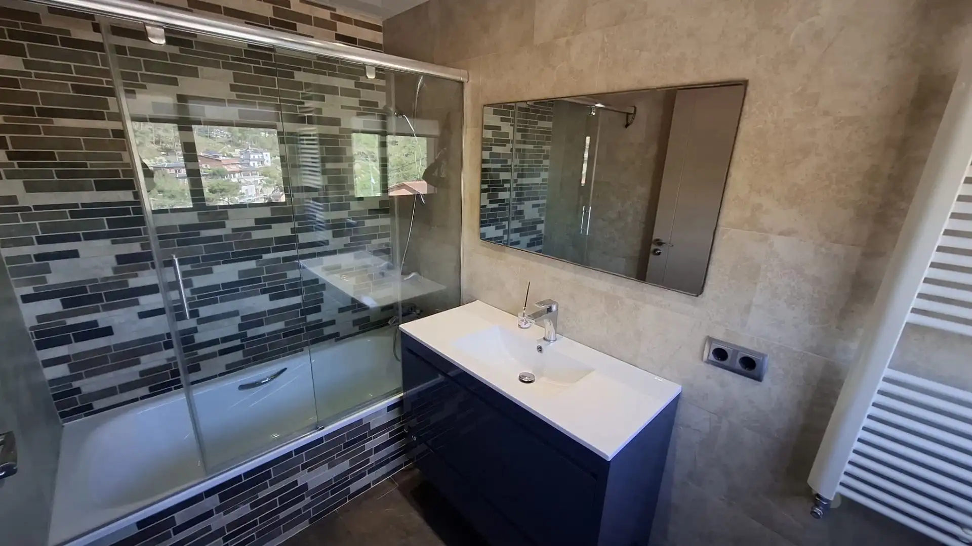 Baño de Casa o chalet en venta en Vallirana con Aire acondicionado, Calefacción y Terraza