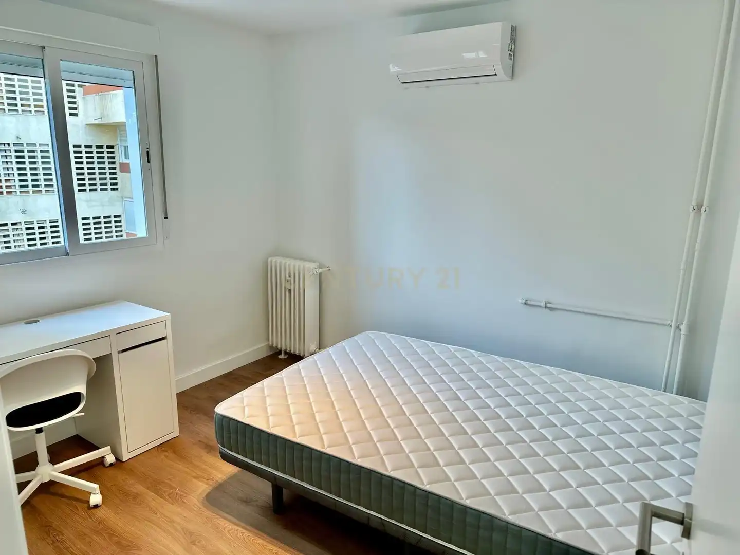Dormitori de Apartament per a compartir en Madrid amb Aire condicionat, Forn i Rentadora