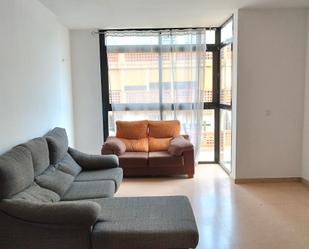 Sala d'estar de Pis en venda en L'Hospitalet de Llobregat amb Parquet