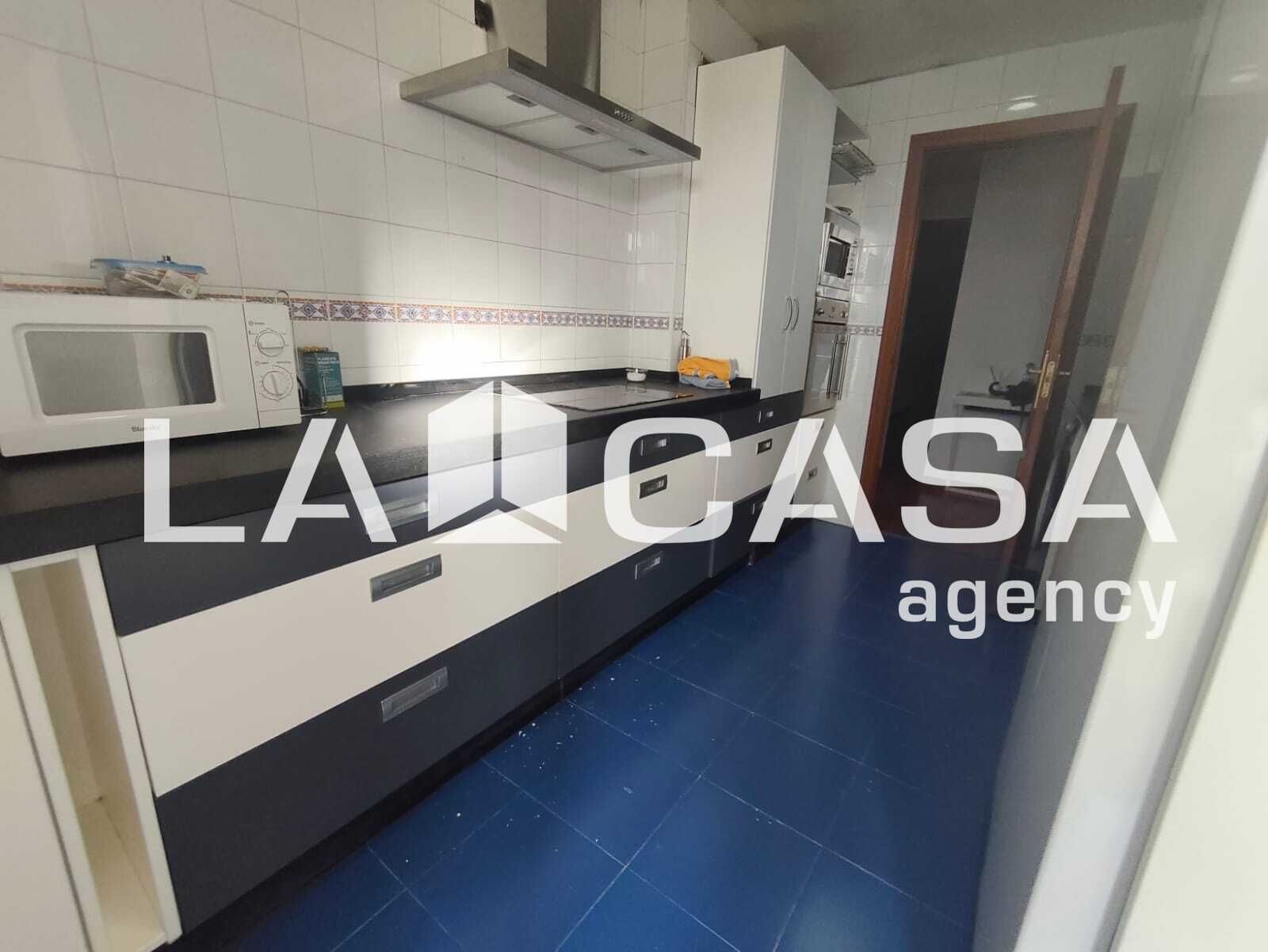 Kitchen of Flat for sale in Dos Hermanas