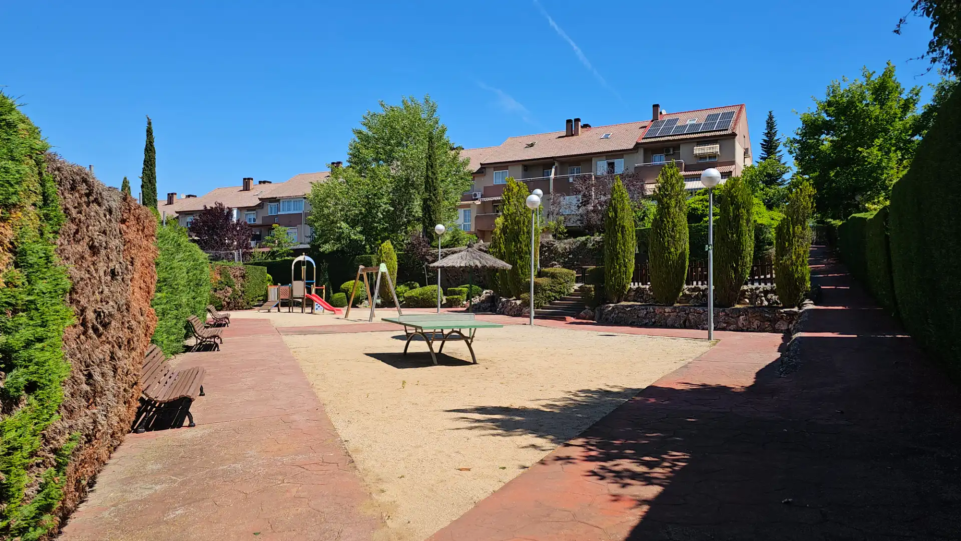 Terrassa de Casa adosada en venda en Las Rozas de Madrid amb Calefacció, Jardí privat i Parquet