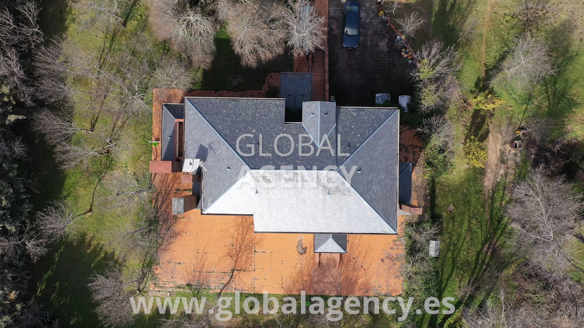 Vista exterior de Finca rústica en venda en San Lorenzo de El Escorial amb Aire condicionat, Jardí privat i Parquet