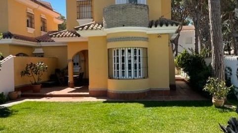 Foto 2 de Casa o xalet en venda a Avenida Cantabrico del, La Barrosa, Chiclana de la Frontera