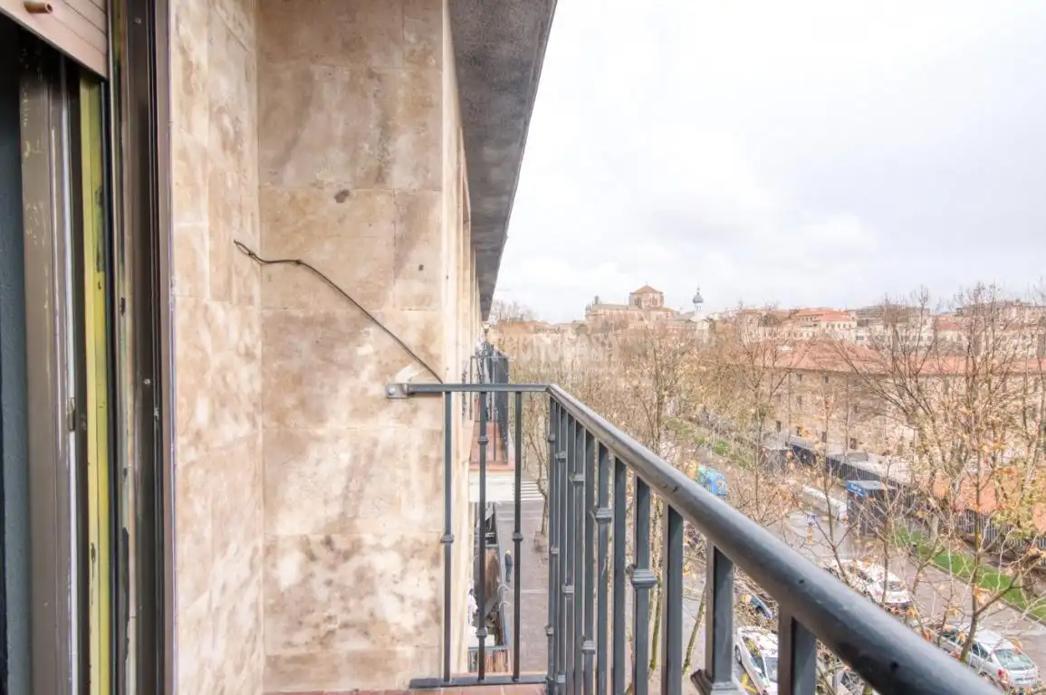 Terrassa de Pis de lloguer en Salamanca amb Calefacció i Moblat